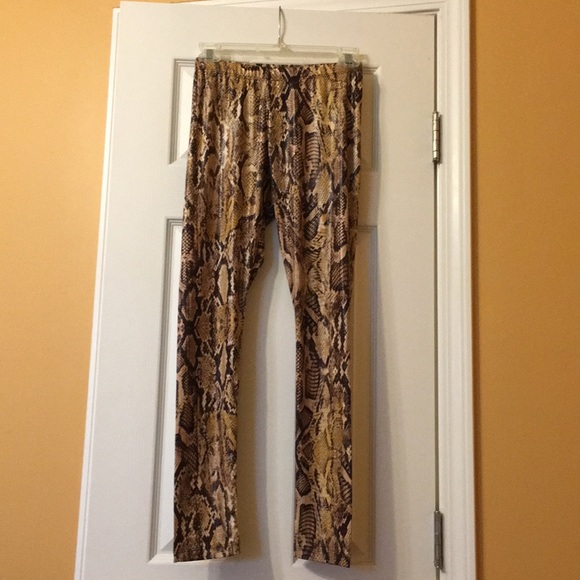 Pleather python leggings! Stretchy/form fitting! - Picture 1 of 8